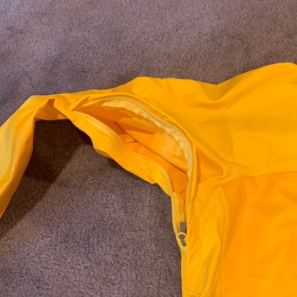 Helly Hansen Yellow Rain Jacket - Picture 4 of 12